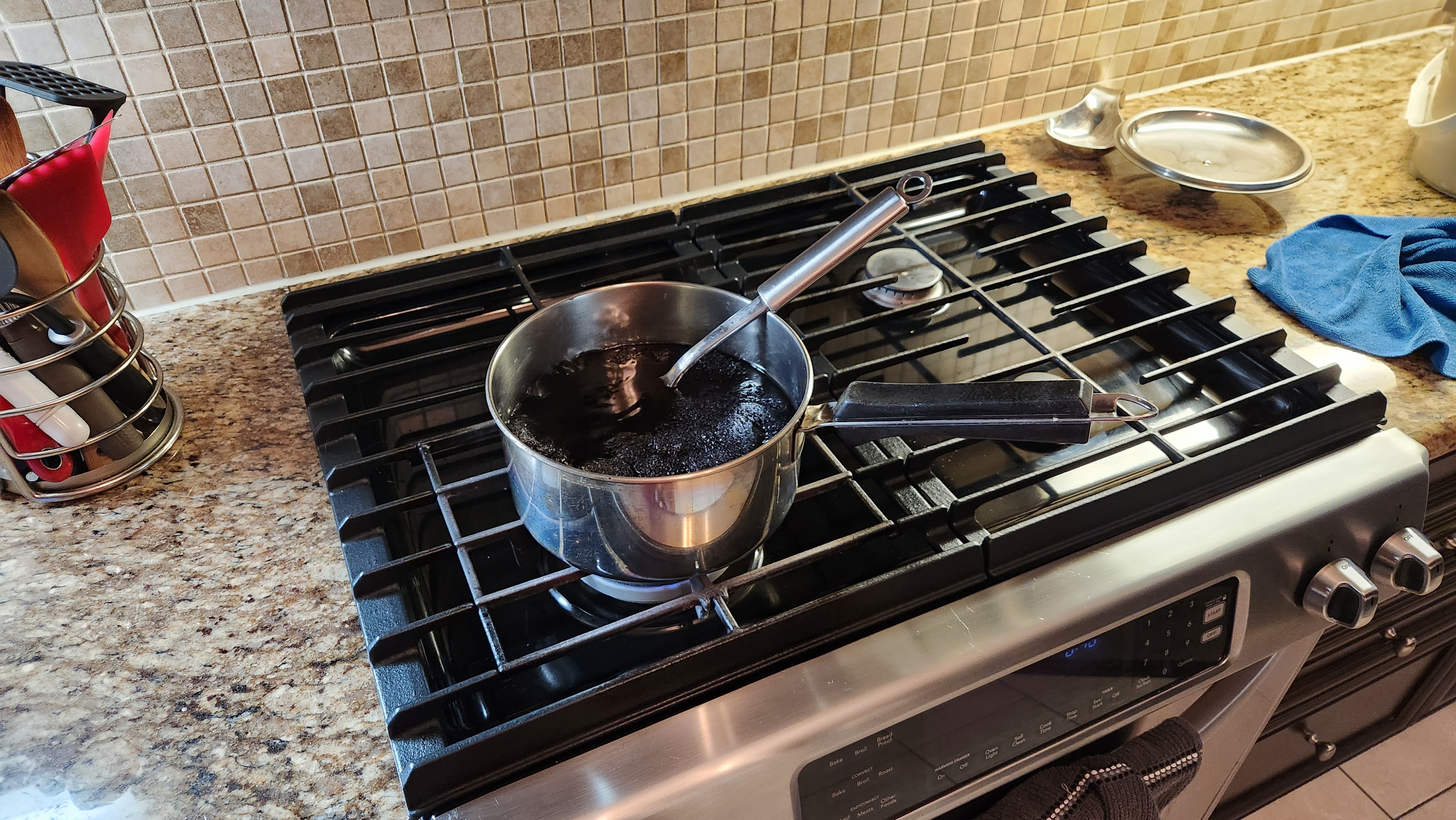 Dying the poly-fill